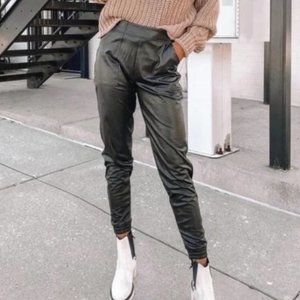 Spanx Leather-Like Jogger sz L